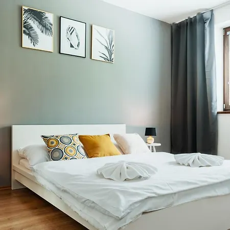 Short By Ambiente 3* Bratislava