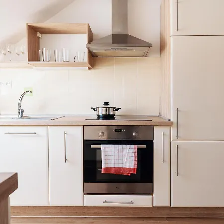 Short By Ambiente 3* Bratislava