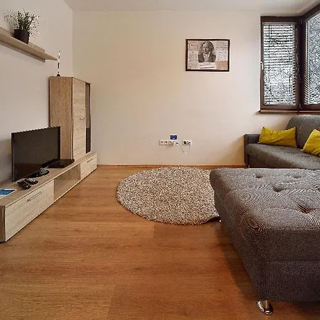 Short By Ambiente 3* Bratislava