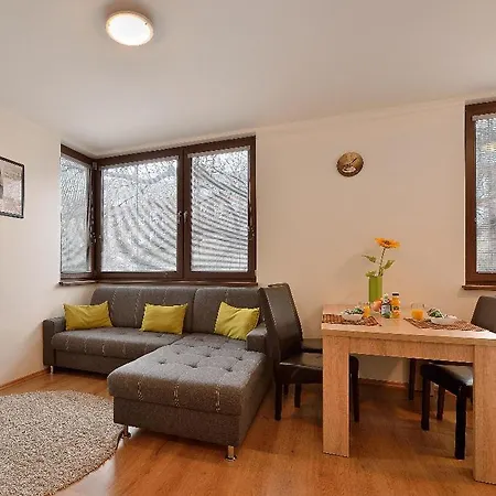 Short By Ambiente 3* Bratislava