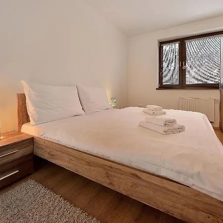 Short By Ambiente 3* Bratislava