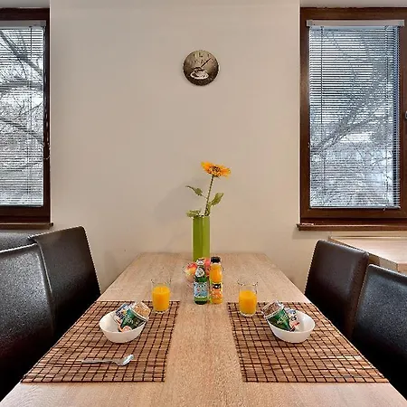 Short By Ambiente 3* Bratislava